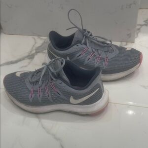 Nike Women's Gray and Pink Athletic Shoes
